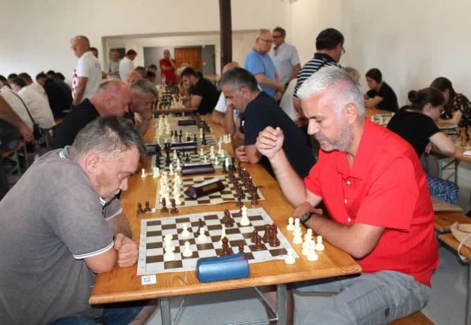 ODRŽAN ŠAHOVSKI TURNIR U ČAGLINU: Prvo mjesto osvojio velemajstor Zoran Jovanović