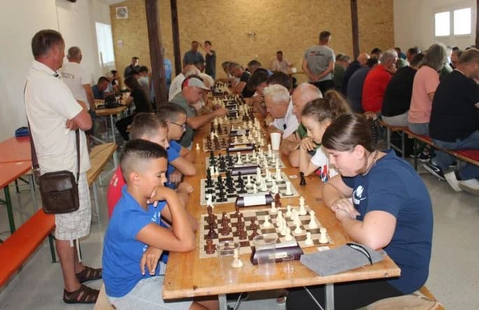 ODRŽAN ŠAHOVSKI TURNIR U ČAGLINU: Prvo mjesto osvojio velemajstor Zoran Jovanović