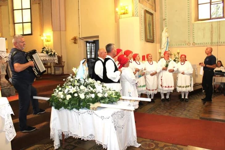 Na blagdan Gospe Snježne u Buku održana 10. Smotra pučkog crkvenog pjevanja