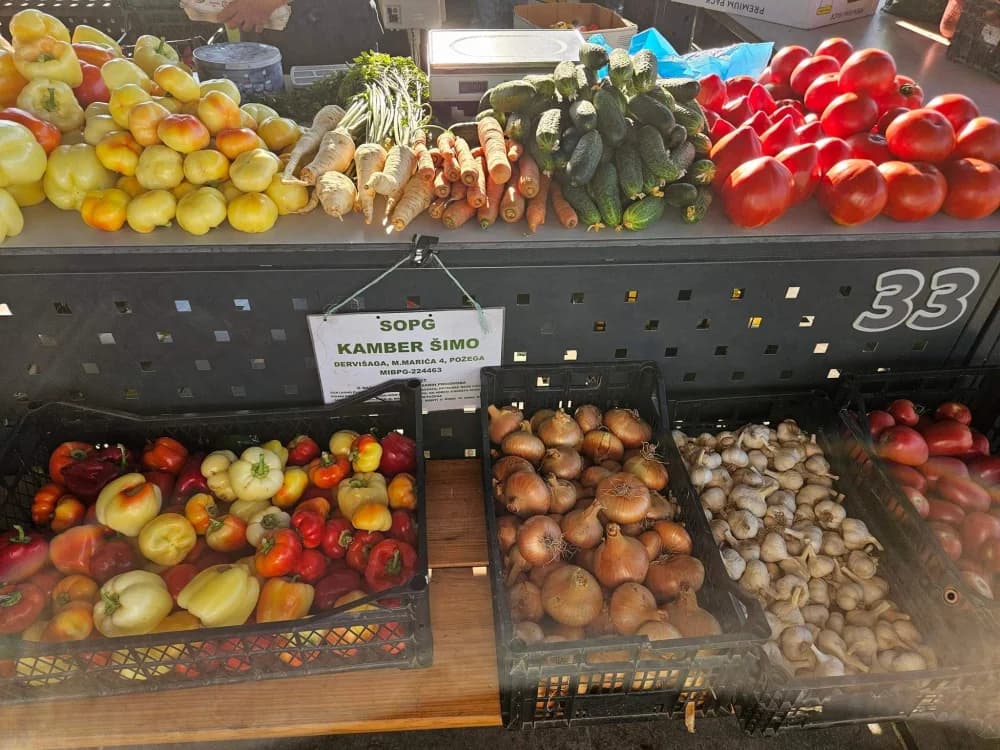Današnja ponuda na tržnici u Pleternici