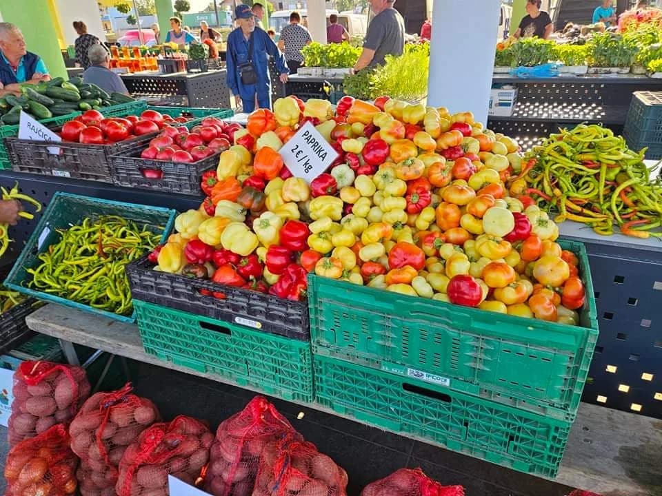 Današnja ponuda na tržnici u Pleternici