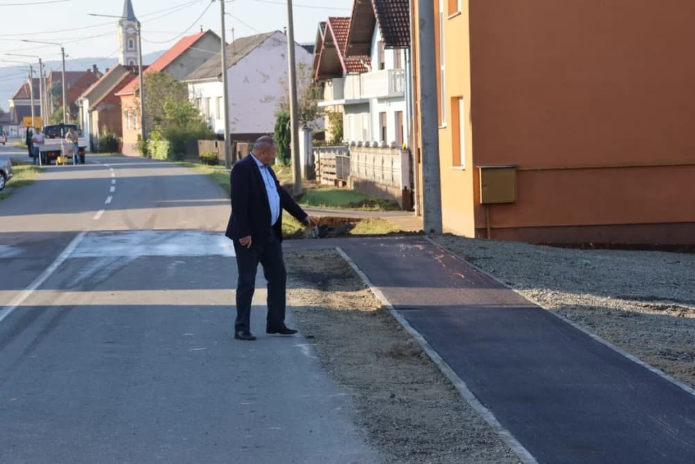 Jakšićani dobili još jednu novu pješačku stazu: Vrijednost investicije gotovo 33 tisuće eura /FOTO/