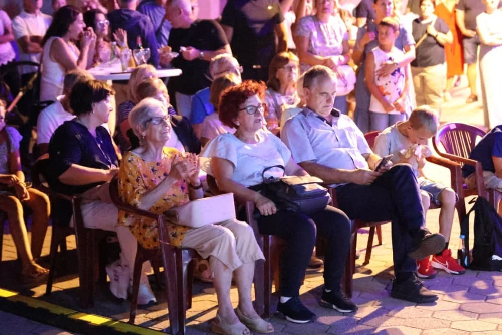Domaćih sedam glazbenika u čast legendarnog Kiće Slabinca pjevalo i sviralo njegove najljepše pjesme