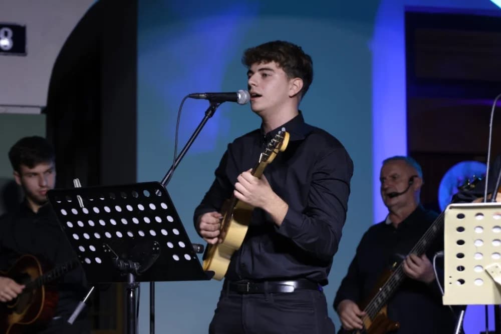 Domaćih sedam glazbenika u čast legendarnog Kiće Slabinca pjevalo i sviralo njegove najljepše pjesme
