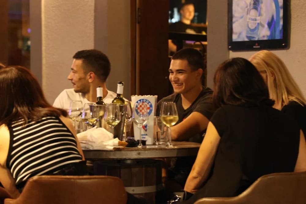 Domaćih sedam glazbenika u čast legendarnog Kiće Slabinca pjevalo i sviralo njegove najljepše pjesme