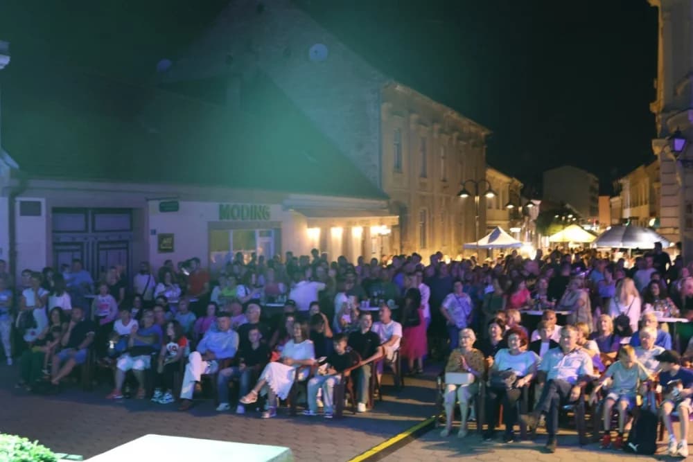 Domaćih sedam glazbenika u čast legendarnog Kiće Slabinca pjevalo i sviralo njegove najljepše pjesme