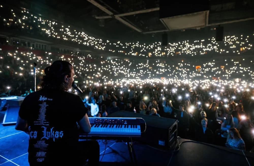 [NAJAVA] VETOVAČKO LJETO 2024.: Ulaznice za veliki koncert Ace Lukasa dostupne su u požeškom Clubu Saloon i sustavu Eventim