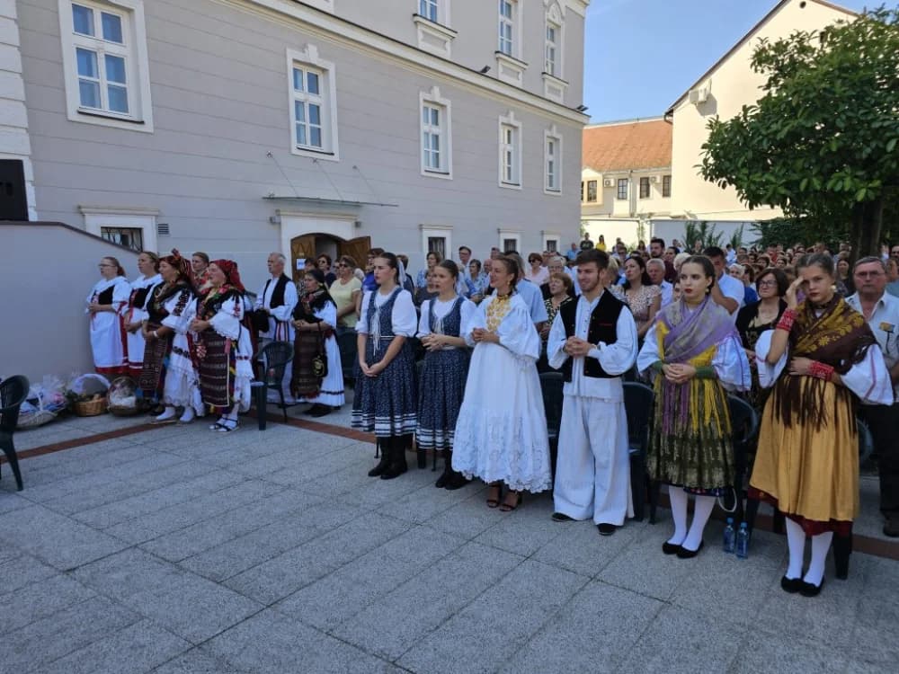 (FOTO-VIDEO) Svečanim euharistijskim slavljem proslavljena svetkovina sv. Lovre zaštitnika Požeške biskupije