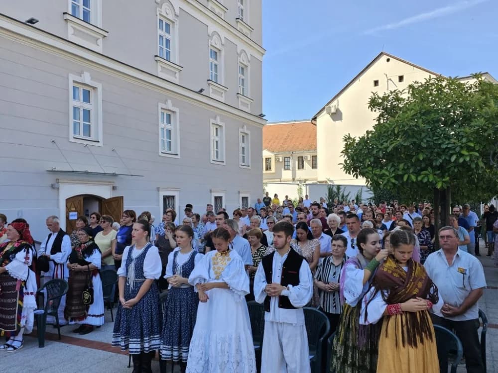 (FOTO-VIDEO) Svečanim euharistijskim slavljem proslavljena svetkovina sv. Lovre zaštitnika Požeške biskupije