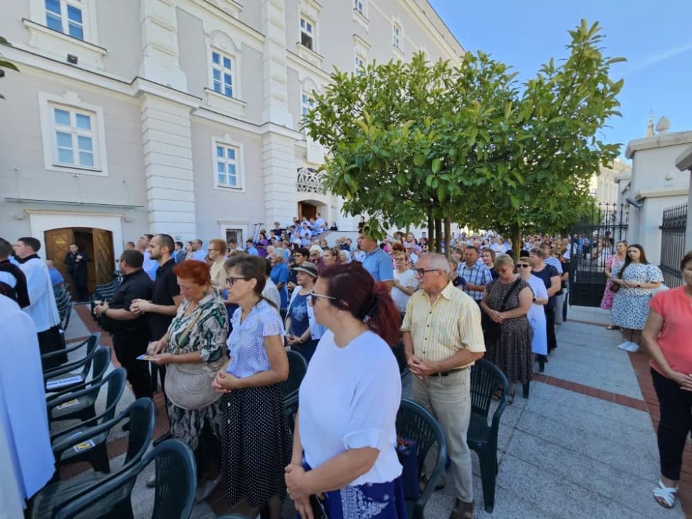 (FOTO-VIDEO) Svečanim euharistijskim slavljem proslavljena svetkovina sv. Lovre zaštitnika Požeške biskupije
