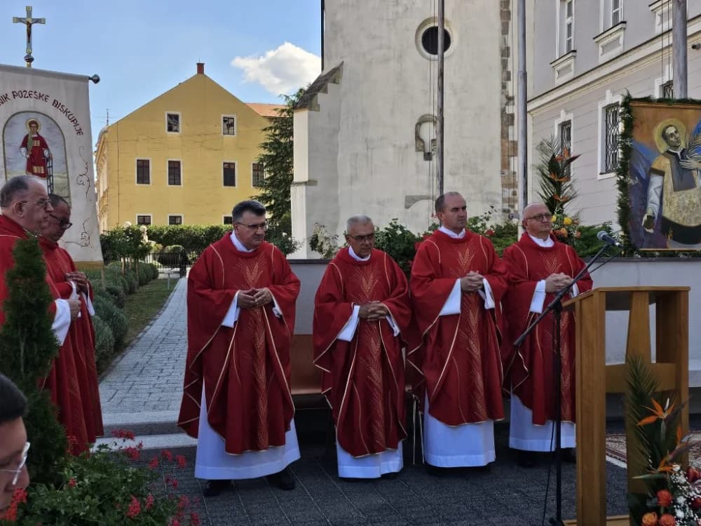 (FOTO-VIDEO) Svečanim euharistijskim slavljem proslavljena svetkovina sv. Lovre zaštitnika Požeške biskupije