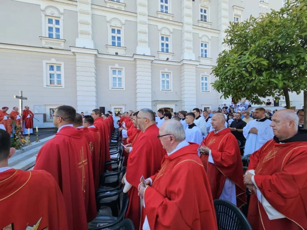 (FOTO-VIDEO) Svečanim euharistijskim slavljem proslavljena svetkovina sv. Lovre zaštitnika Požeške biskupije