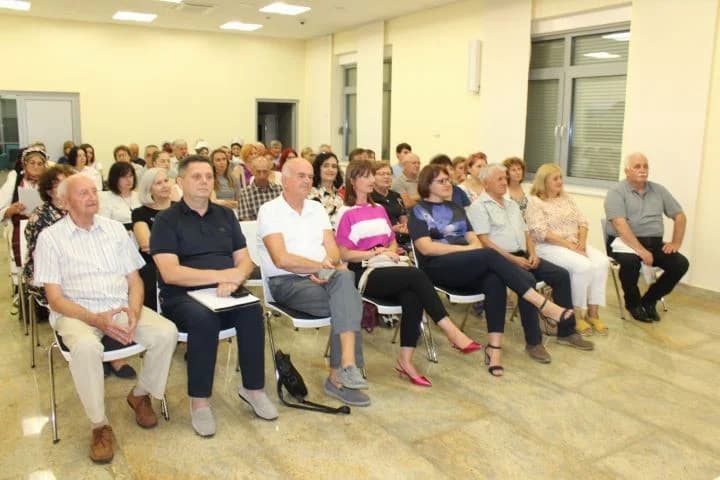 VEČER DUHOVNE POEZIJE U PLETERNICI: Predstavljena zbirka pjesama Peje Šimića „Čovječe, prizemlji se“