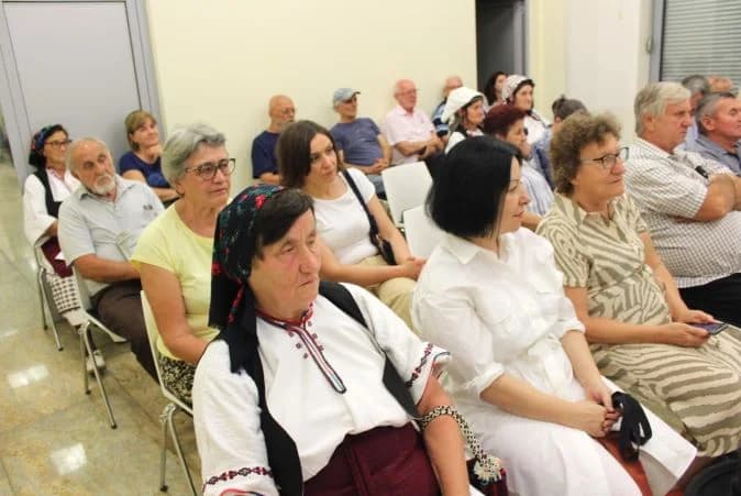 VEČER DUHOVNE POEZIJE U PLETERNICI: Predstavljena zbirka pjesama Peje Šimića „Čovječe, prizemlji se“