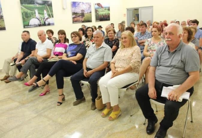 VEČER DUHOVNE POEZIJE U PLETERNICI: Predstavljena zbirka pjesama Peje Šimića „Čovječe, prizemlji se“