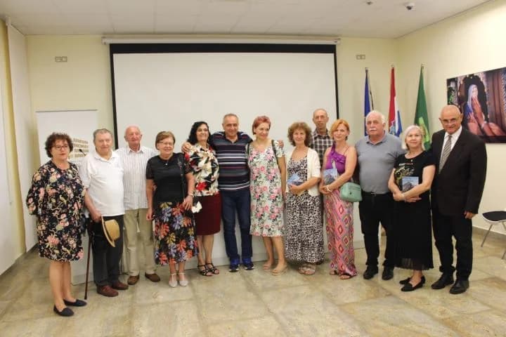 VEČER DUHOVNE POEZIJE U PLETERNICI: Predstavljena zbirka pjesama Peje Šimića „Čovječe, prizemlji se“