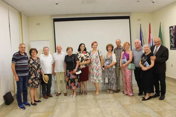 VEČER DUHOVNE POEZIJE U PLETERNICI: Predstavljena zbirka pjesama Peje Šimića „Čovječe, prizemlji se“