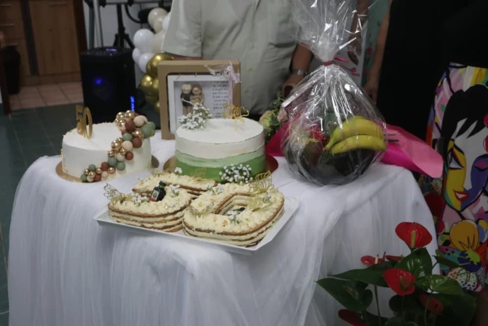 ZLATNI PIR U VELIKOJ: Supružnicima Ivanu i Kati Rončević za pola stoljeća braka tri kćeri pripremile tri torte!