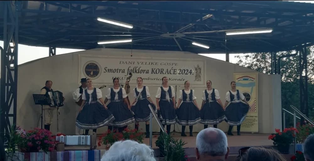 GOSTOVANJE U SUSJEDSTVU: Folkloraši pleterničke Orljave i jakšićkih Slovaka nastupili u Bosanskoj Posavini