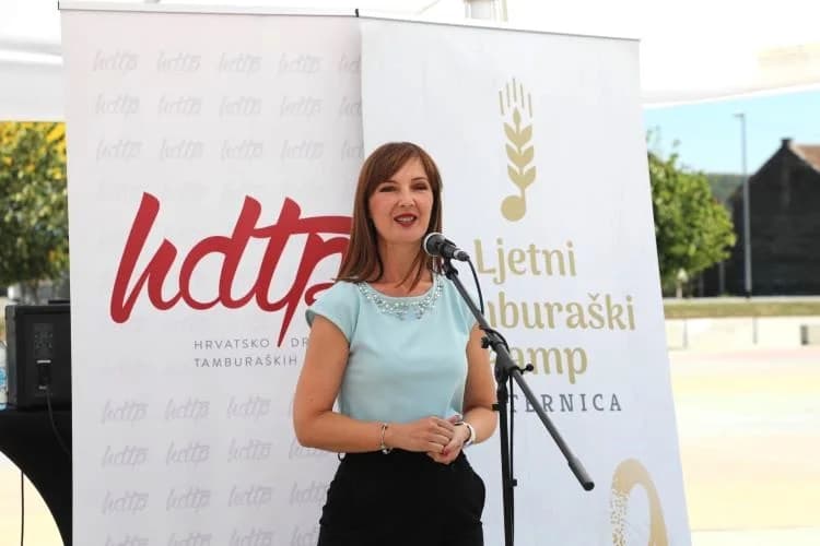Na Trgu bećarca u Pleternici otvoren Ljetni tamburaški kamp