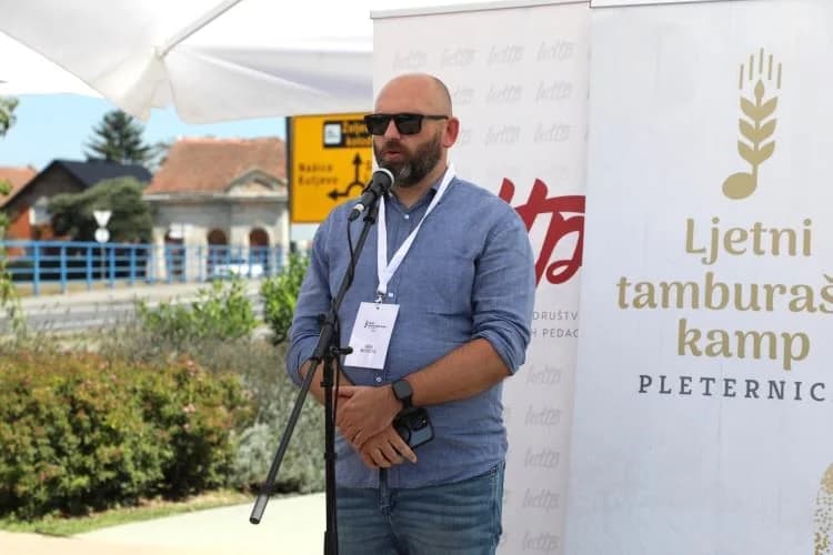 Na Trgu bećarca u Pleternici otvoren Ljetni tamburaški kamp