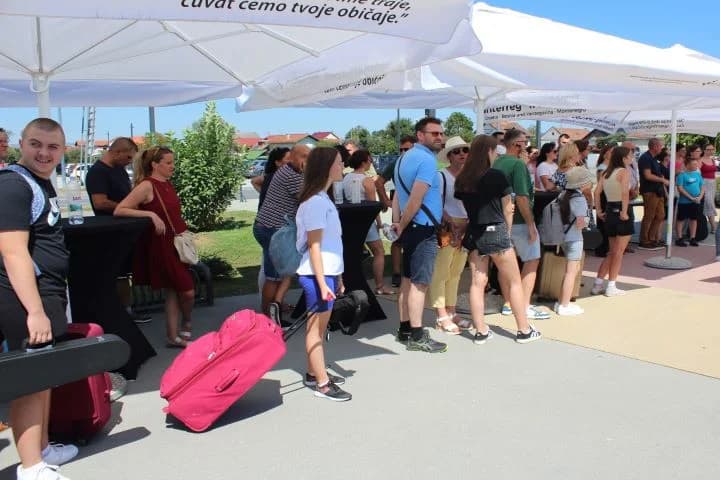 Na Trgu bećarca u Pleternici otvoren Ljetni tamburaški kamp
