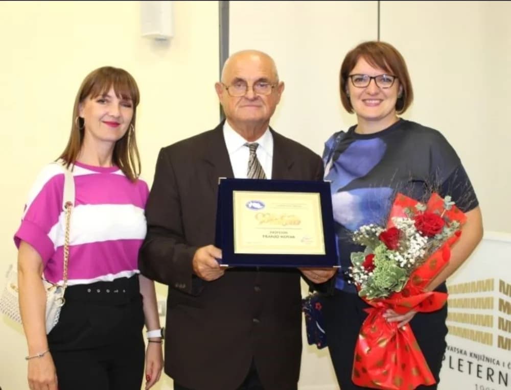 Zlatna plaketa ravnatelju pleterničke Knjižnice prof. Franji Novaku