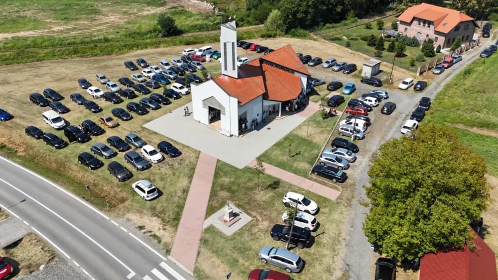 Proslavljen blagdan Velike Gospe u Eminovcima /FOTOGALERIJA/