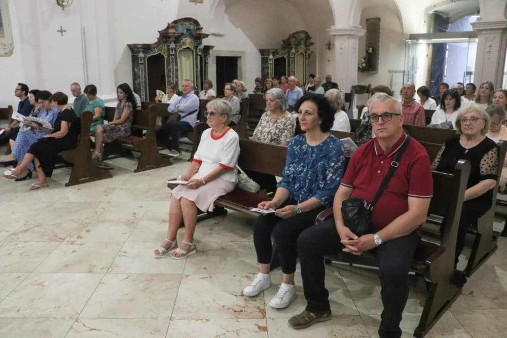Koncert „Zdravo Kraljice“ u požeškoj Katedrali