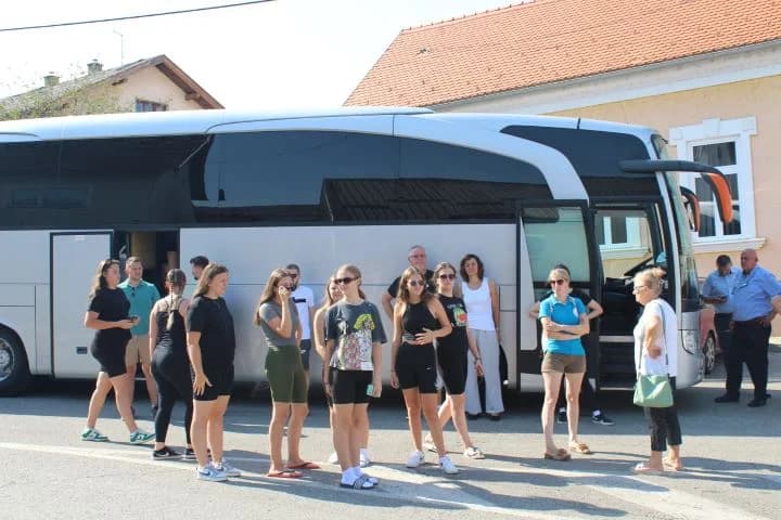 Pleternički folkloraši otputovali u Grčku na Međunarodni folklorni festival