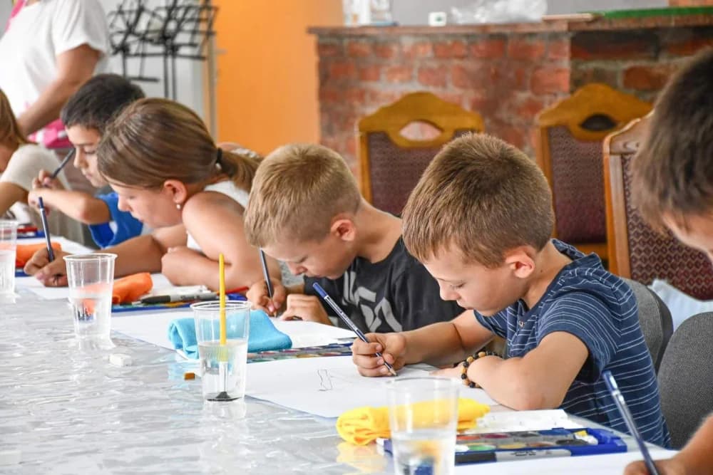 25 mališana na duhovno-likovnoj radionici za djecu u sklopu Duhovnog tjedna u Kutjevu