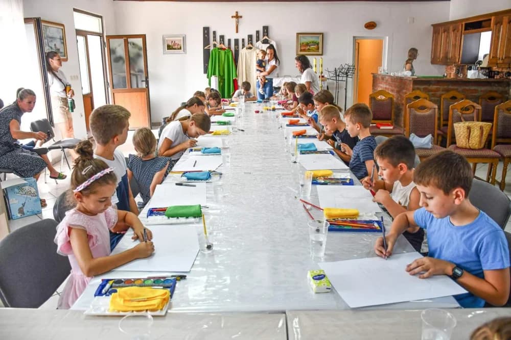25 mališana na duhovno-likovnoj radionici za djecu u sklopu Duhovnog tjedna u Kutjevu
