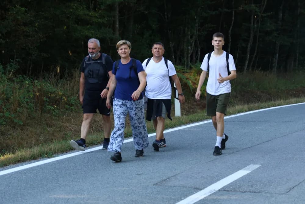 Stotine hodočasnika na putu ka voćinskom svetištu ugostili lovci požeškog Jelena