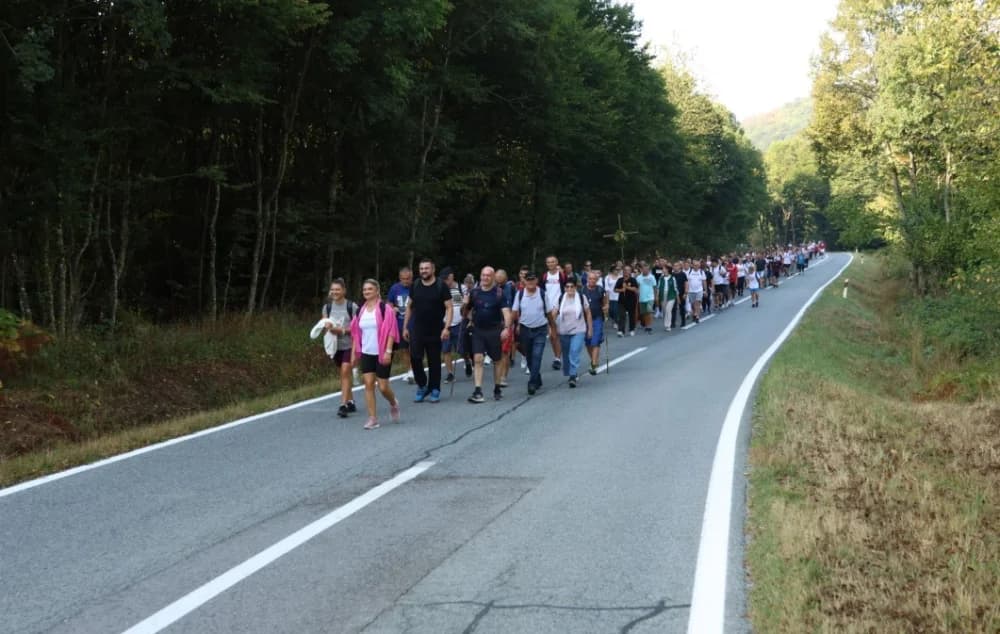 Stotine hodočasnika na putu ka voćinskom svetištu ugostili lovci požeškog Jelena