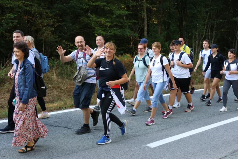 Stotine hodočasnika na putu ka voćinskom svetištu ugostili lovci požeškog Jelena