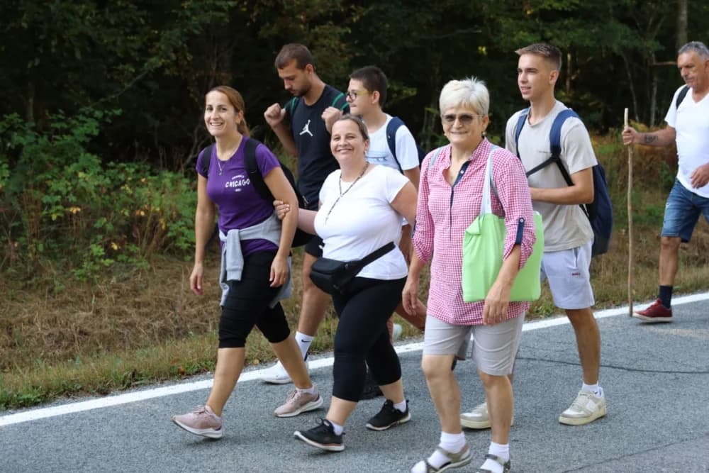 Stotine hodočasnika na putu ka voćinskom svetištu ugostili lovci požeškog Jelena
