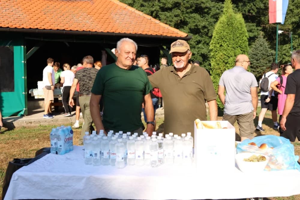 Stotine hodočasnika na putu ka voćinskom svetištu ugostili lovci požeškog Jelena