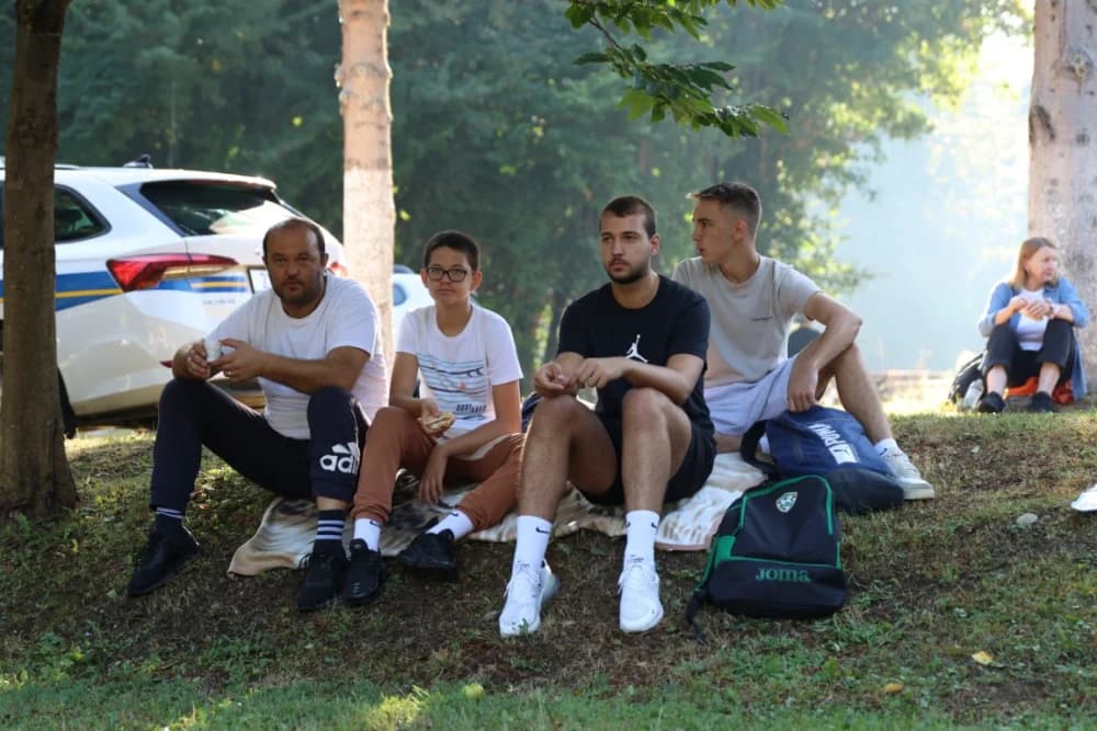 Stotine hodočasnika na putu ka voćinskom svetištu ugostili lovci požeškog Jelena