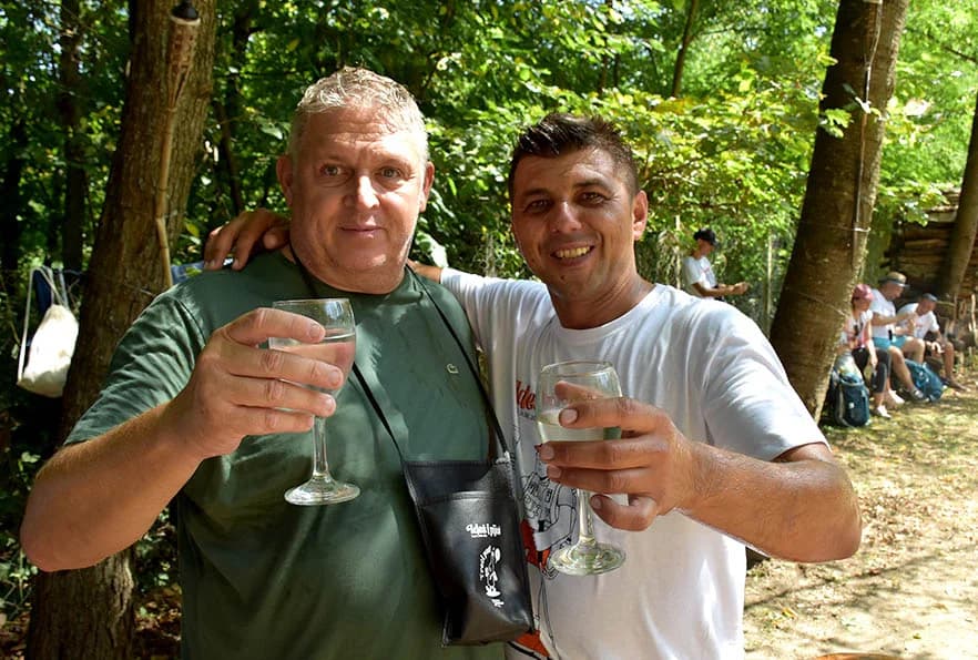 [FOTOGALERIJA] Uz jelo i piće kaptolačkim vinogradima prošlo više od četiri stotine sudionika