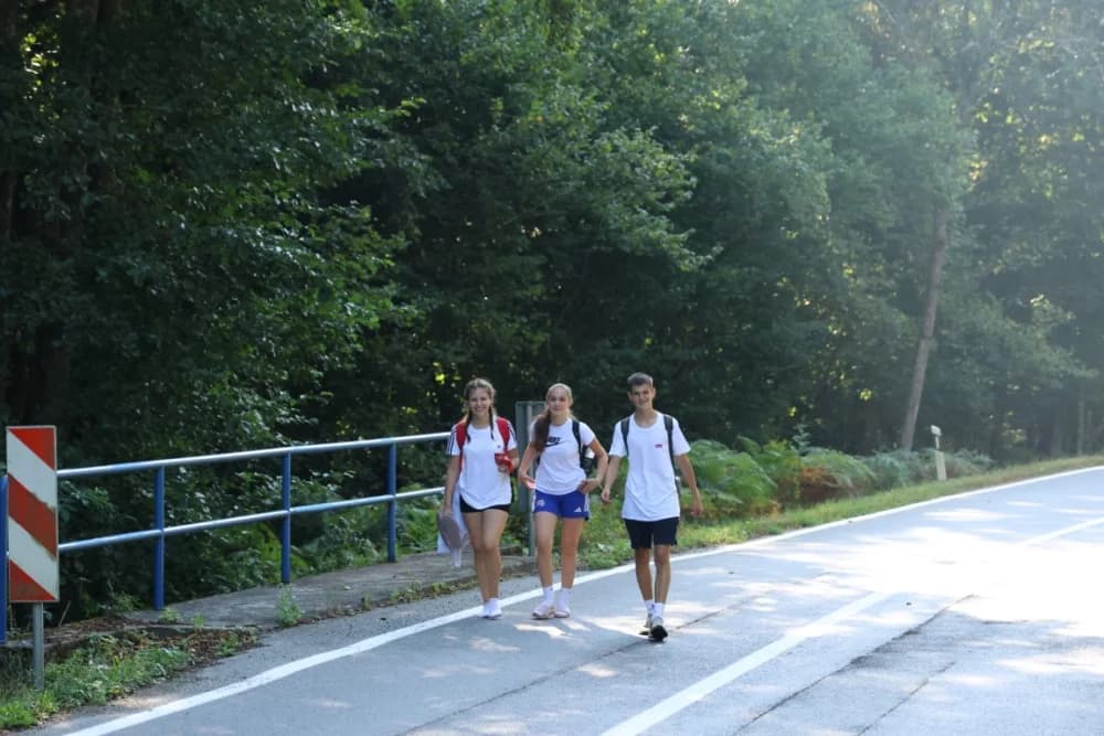 Stotine hodočasnika na putu ka voćinskom svetištu ugostili lovci požeškog Jelena