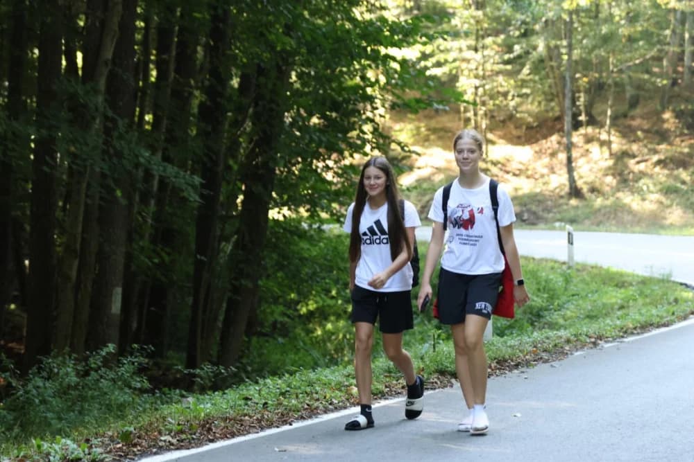 Stotine hodočasnika na putu ka voćinskom svetištu ugostili lovci požeškog Jelena