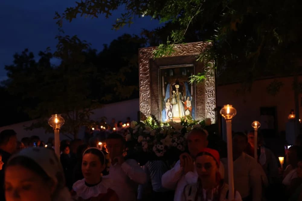 HODOČAŠĆE U VOĆIN: Euharistijskim slvljem i zavjetnom procesijom proslavljena Nebeska Majka