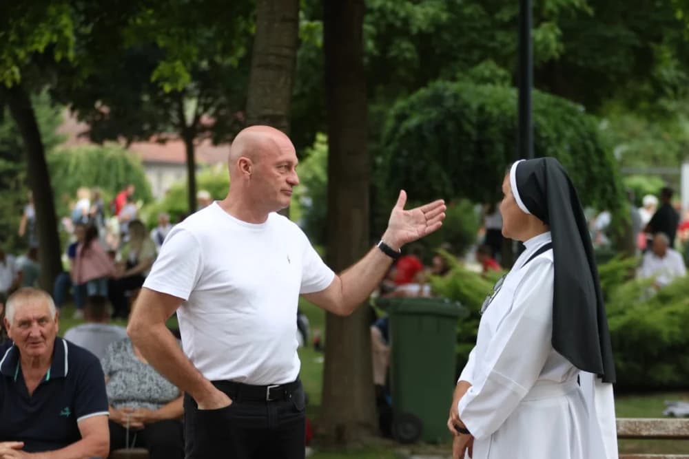 HODOČAŠĆE U VOĆIN: Euharistijskim slvljem i zavjetnom procesijom proslavljena Nebeska Majka
