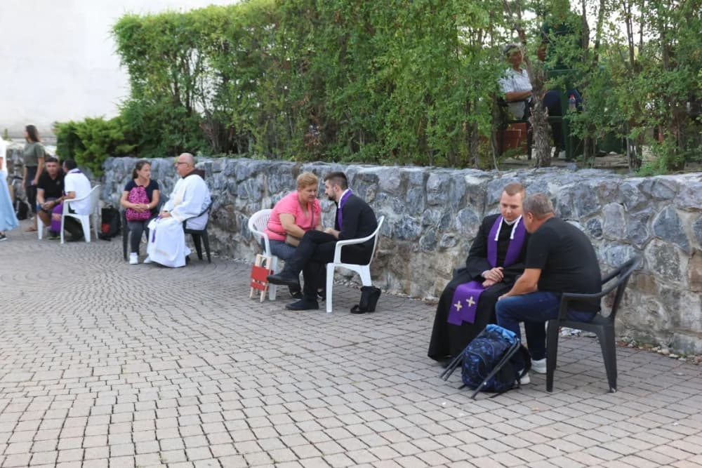HODOČAŠĆE U VOĆIN: Euharistijskim slvljem i zavjetnom procesijom proslavljena Nebeska Majka