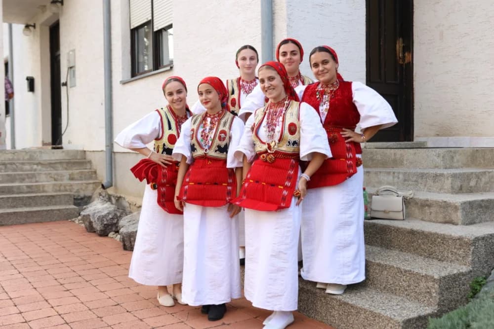 HODOČAŠĆE U VOĆIN: Euharistijskim slvljem i zavjetnom procesijom proslavljena Nebeska Majka