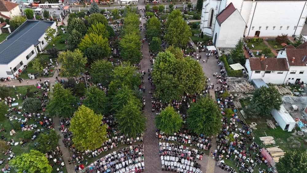 HODOČAŠĆE U VOĆIN: Euharistijskim slvljem i zavjetnom procesijom proslavljena Nebeska Majka