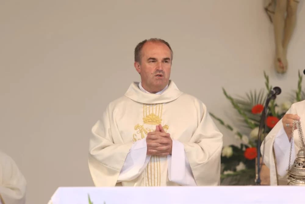 HODOČAŠĆE U VOĆIN: Euharistijskim slvljem i zavjetnom procesijom proslavljena Nebeska Majka