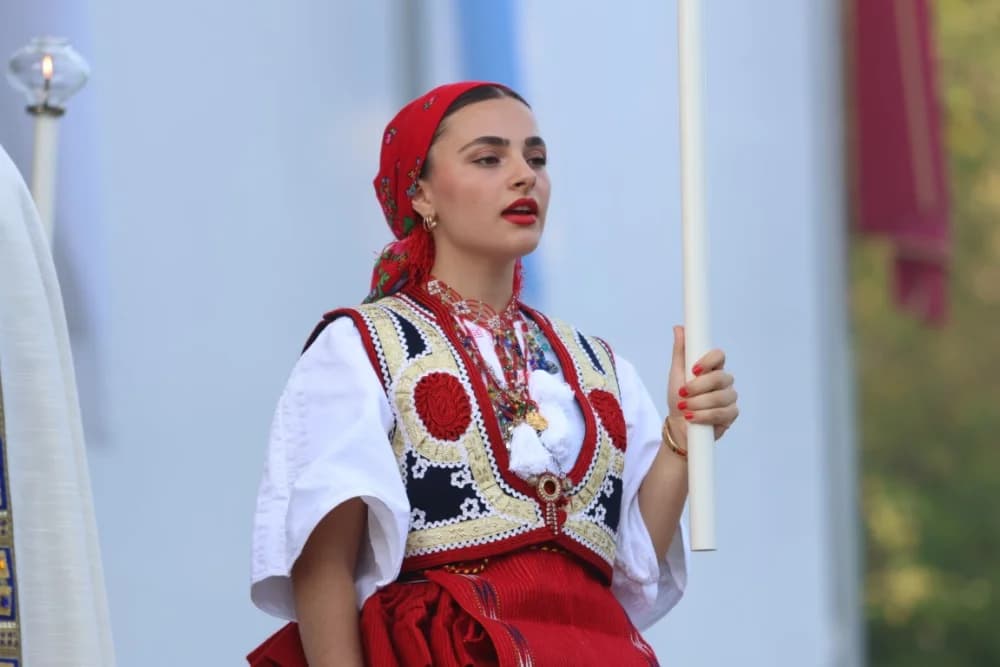 HODOČAŠĆE U VOĆIN: Euharistijskim slvljem i zavjetnom procesijom proslavljena Nebeska Majka
