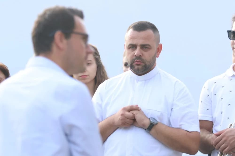 HODOČAŠĆE U VOĆIN: Euharistijskim slvljem i zavjetnom procesijom proslavljena Nebeska Majka