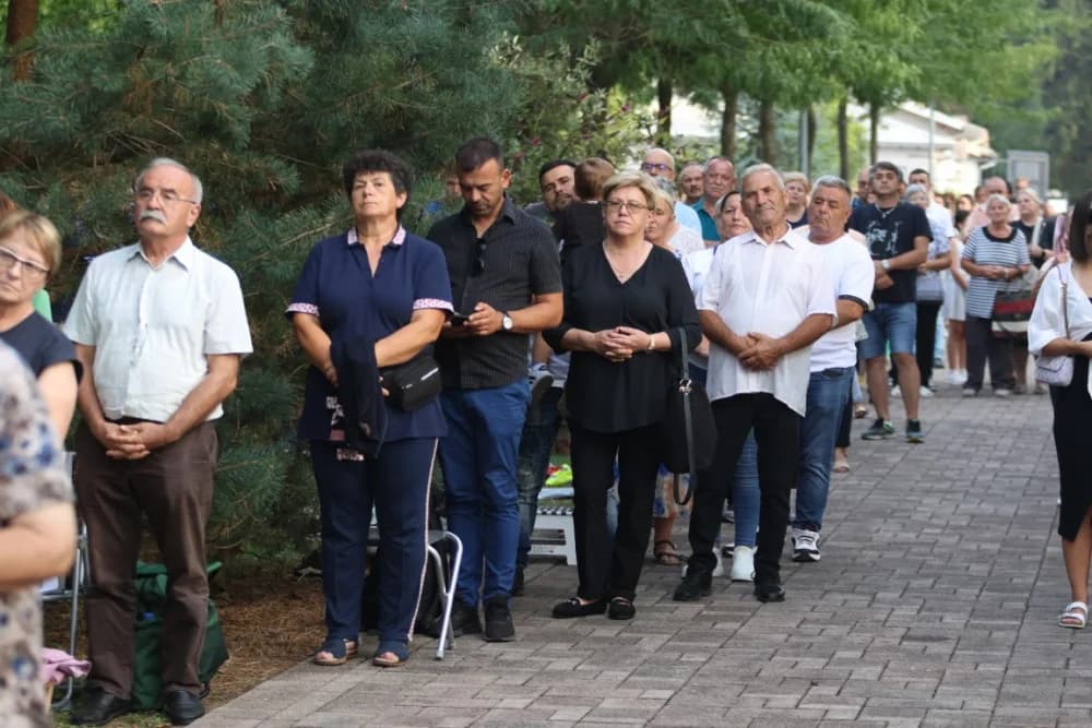 HODOČAŠĆE U VOĆIN: Euharistijskim slvljem i zavjetnom procesijom proslavljena Nebeska Majka